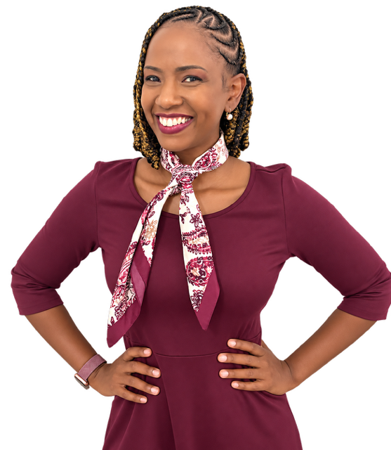 Barbara M, en robe bordeaux et foulard crème, souriante